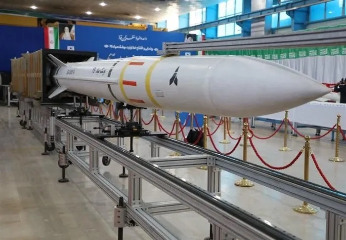Iran công bố tên lửa mới có khả năng 'hạ gục' chiến đấu cơ thế hệ thứ 5