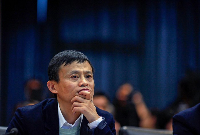 Ngăn Ant Group IPO, Trung Quốc đang 'bẻ cánh' Jack Ma?