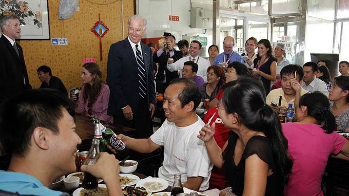 Người Trung Quốc kéo đến quán mì mà ông Biden từng ăn