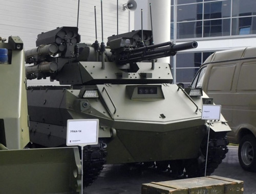 Robot chiến đấu Nga được trang bị thêm 12 súng phun lửa