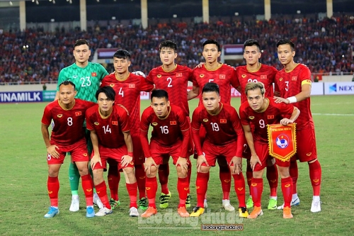 Bảng xếp hạng FIFA tháng 11: Việt Nam bỏ xa Thái Lan thêm 7 bậc