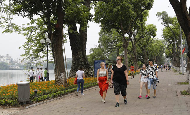 Khách quốc tế đến Việt Nam giảm sâu: Cú sốc với ngành du lịch, dịch vụ