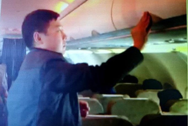 Hành khách Trung Quốc trộm gần 50 triệu của người Nhật trên máy bay