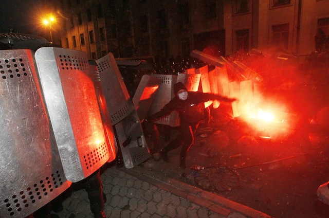 Trung Quốc đang lợi dụng tình hình ở Ukraine để mua đất đai, công nghệ
