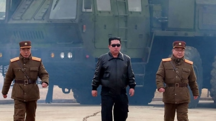 Ông Kim Jong-un giám sát huấn luyện quân sự hạt nhân chiến thuật