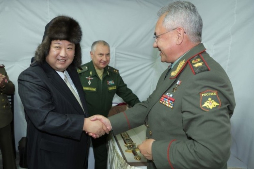 Ông Kim Jong Un kết thúc chuyến thăm Nga, được tặng UAV làm quà