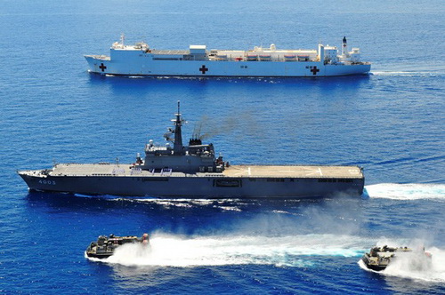 Tàu đổ bộ hiện đại của Nhật Bản thăm hữu nghị Đà Nẵng