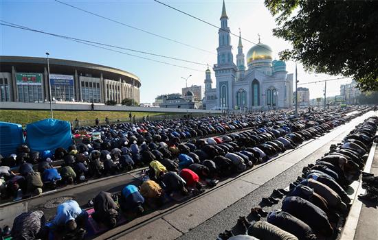 Moskva: Hơn 200 nghìn tín đồ Hồi giáo tham dự nghi thức cầu nguyện nhân dịp Lễ Hiến sinh