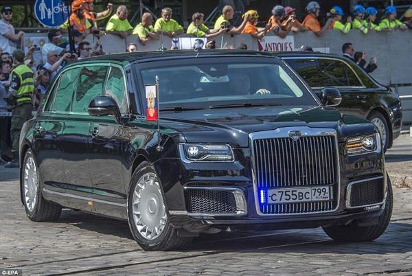 Thủ tướng Nga Medvedev cũng được sử dụng xe limousine