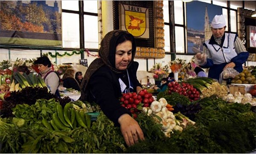 Nga đã đẩy bóng ma lạm phát ra sau lưng