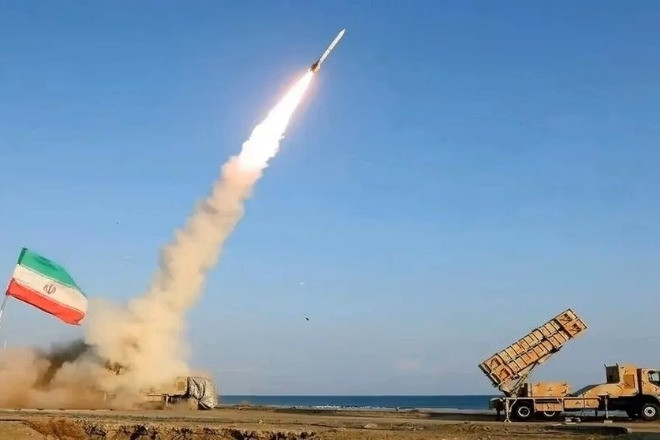 Lãnh tụ tối cao Iran dỡ bỏ mọi giới hạn về tầm bắn của tên lửa