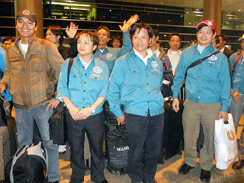 Mỗi người mang theo một cái chuông