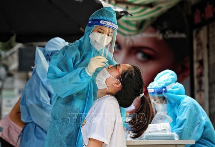 Trưa 24/9, Hà Nội có 4 ca dương tính mới, trong đó 1 ca phát hiện qua sàng lọc ho, sốt ở ổ dịch cũ