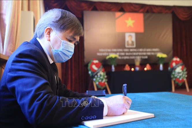 Đại sứ quán Việt Nam tại LB Nga và Australia tổ chức Lễ viếng nguyên Tổng Bí thư Lê Khả Phiêu