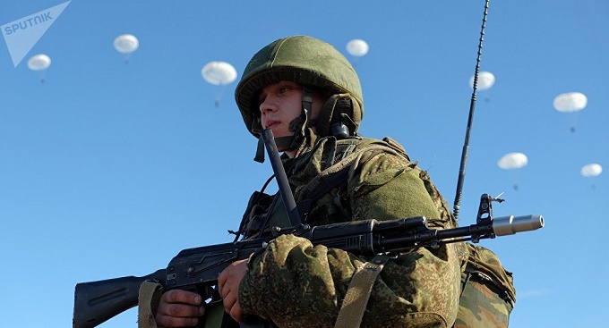 Lính dù Nga luyện đổ bộ đường không ban đêm