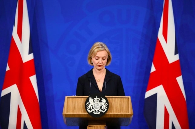 Thủ tướng Anh cố cứu vãn sinh mệnh chính trị