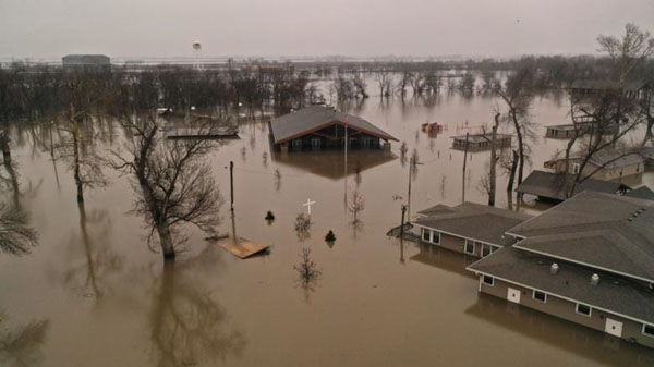 Lũ lụt lịch sử ở Mỹ khiến 74 thành phố phải ban bố tình trạng khẩn cấp
