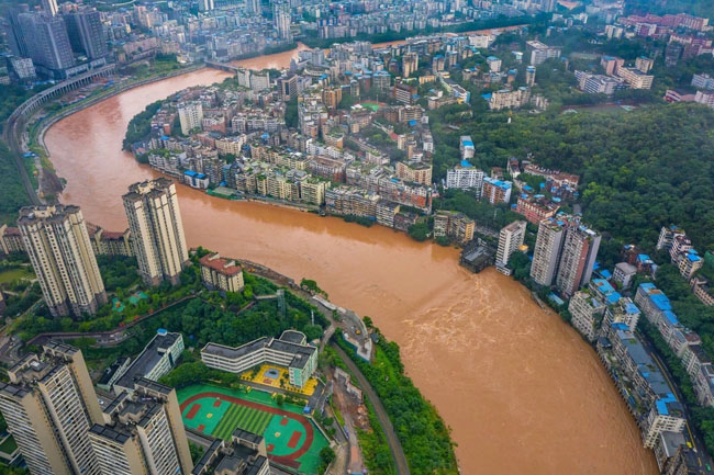 Hình ảnh lũ lụt nhấn chìm hai bờ sông Dương Tử