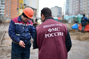 FMS: Dòng người nhập cư đến Nga giảm 70% trong năm 2015