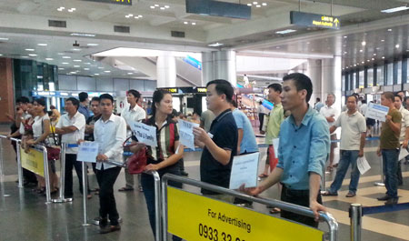 Mất “oan” hàng nghìn USD vì bị đối tượng giả danh nhân viên sân bay lừa đảo