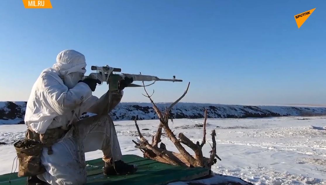 Quân đội Nga luyện tập bắn tỉa