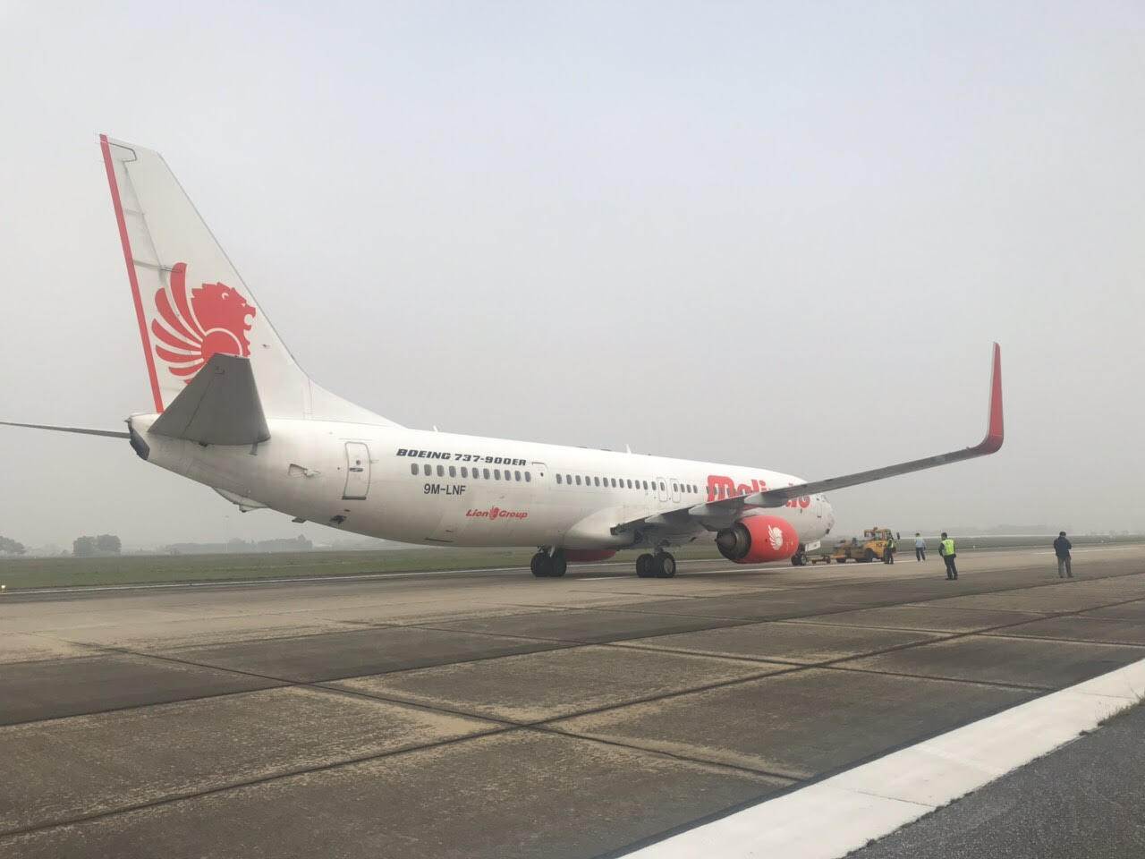 Máy bay đi Malaysia phải hạ cánh khẩn cấp tại sân bay Nội Bài vì sự cố