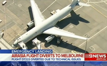 Hàng loạt hành khách nôn mửa trên máy bay của hãng AirAsia