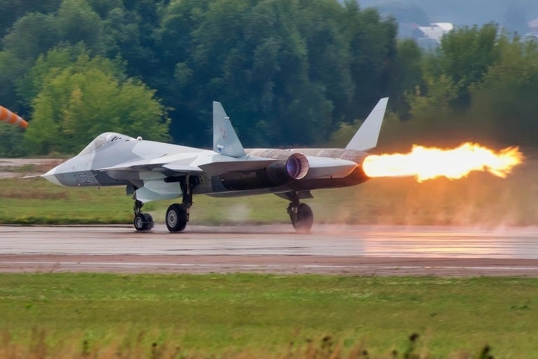 Toàn bộ phi đội Su-57 rầm rộ xuất trận, Ukraine thành 'bãi thử' công nghệ Nga?