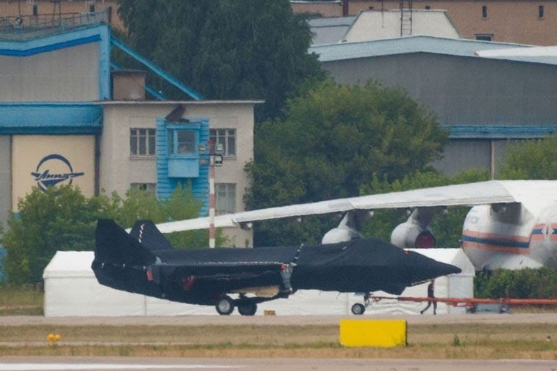 Lộ diện những hình ảnh đầu tiên về máy bay chiến đấu cơ bản mới của Nga