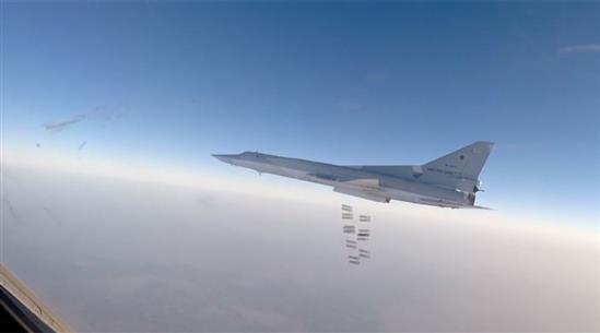 Máy bay ném bom chiến lược Nga hủy diệt nhà máy vũ khí hóa học IS
