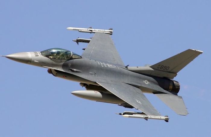 Mỹ trì hoãn phê duyệt huấn luyện phi công lái F-16 cho Ukraine