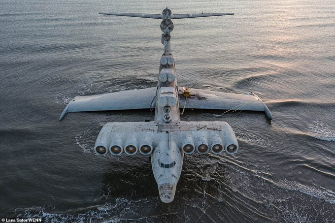 Bên trong tàu chiến trông như máy bay độc nhất vô nhị của Nga