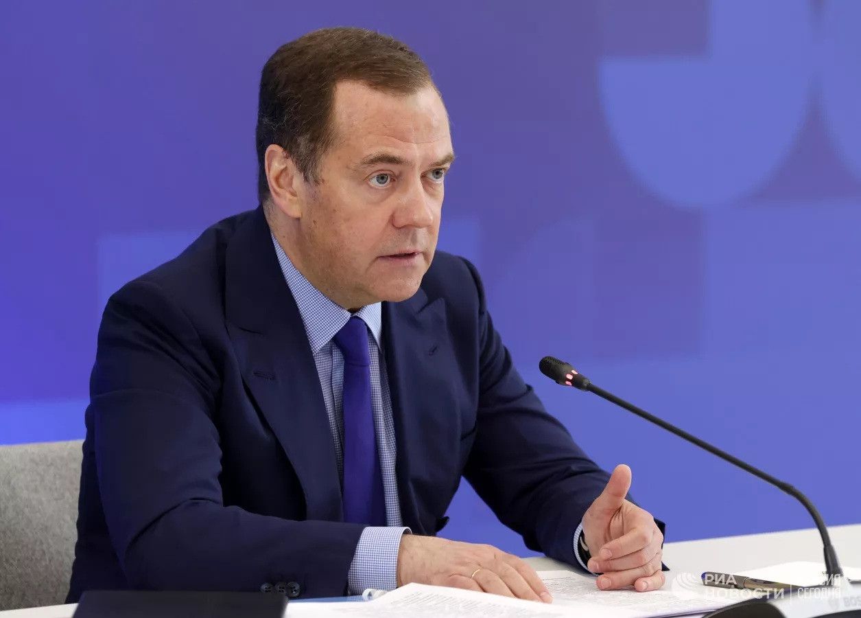 Ông Medvedev mời tỷ phú Elon Musk đến Moscow vào Ngày Chiến thắng
