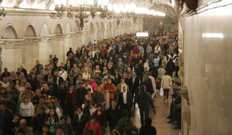 Trong tàu điện ngầm Matxcơva sẽ có bảng báo ùn tắc giao thông