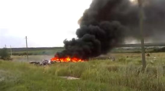 Xuất hiện đoạn video mới quay lại hiện trường vụ MH17 gây sốc
