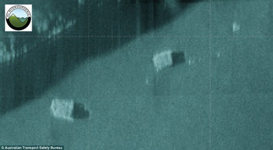Dò thấy hai hộp đen nghi của MH370 dưới đáy biển