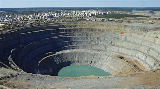 Vẫn còn người mất tích trong vụ lụt mỏ khai thác kim cương ở Nga