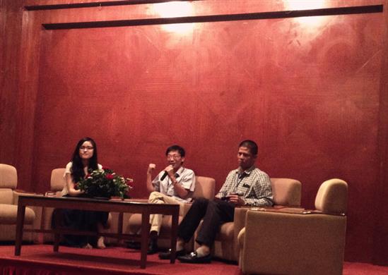 “Mỗi lần Skype thấy con trai ở Mỹ… gầy dần đi, râu tóc dài thêm ra”