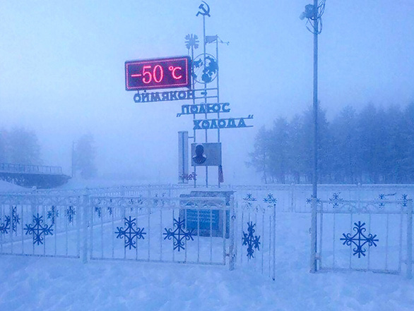 Trẻ em ở nơi lạnh nhất thế giới đi học trong băng giá -50 độ C