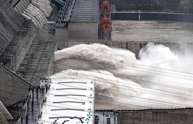 Trung Quốc nâng cảnh báo mưa lũ mức cao nhất ở hạ nguồn đập Tam Hiệp