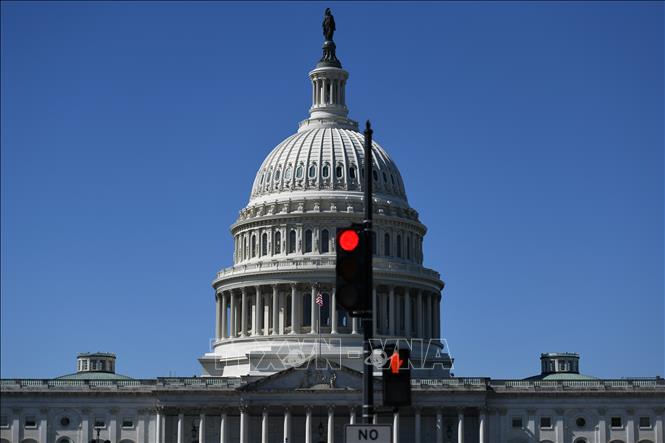 Nhà Trắng sa thải nhân viên liên bang nếu chính phủ tiếp tục đóng cửa