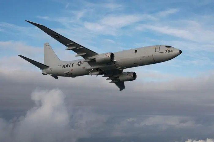 Máy bay Hải quân Mỹ xuất hiện ngoài khơi Crimea khi Ukraine tấn công bán đảo