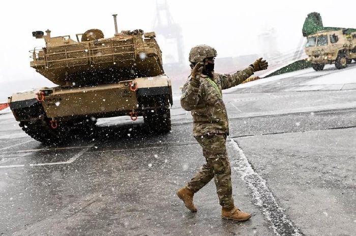 Đức ''phản pháo'' Mỹ về quyết định chuyển xe tăng Abrams cho Ukraine