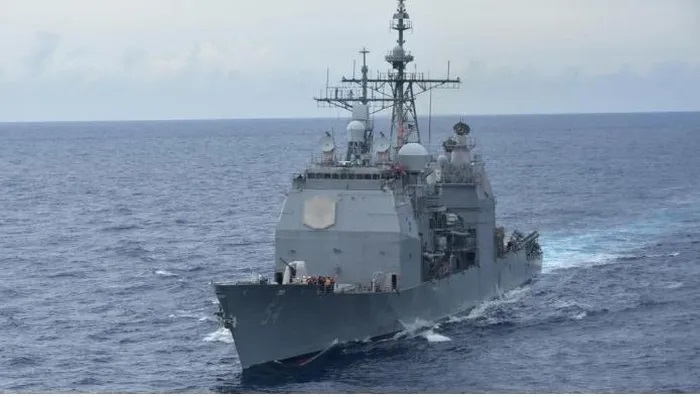 Tàu chiến Mỹ đi qua eo biển Đài Loan, Trung Quốc báo động quân đội