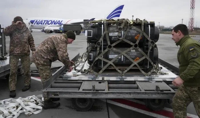 Mỹ tính giao vũ khí bằng đường biển cho Ukraine