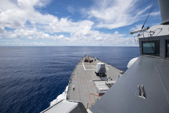 Mỹ tuyên bố hết trung lập trong vấn đề Biển Đông, điều tàu chiến thách thức Trung Quốc