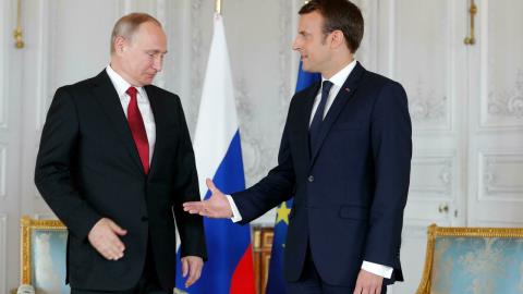 Rời NATO để đến Nga, Pháp khiến châu Âu kinh hoàng