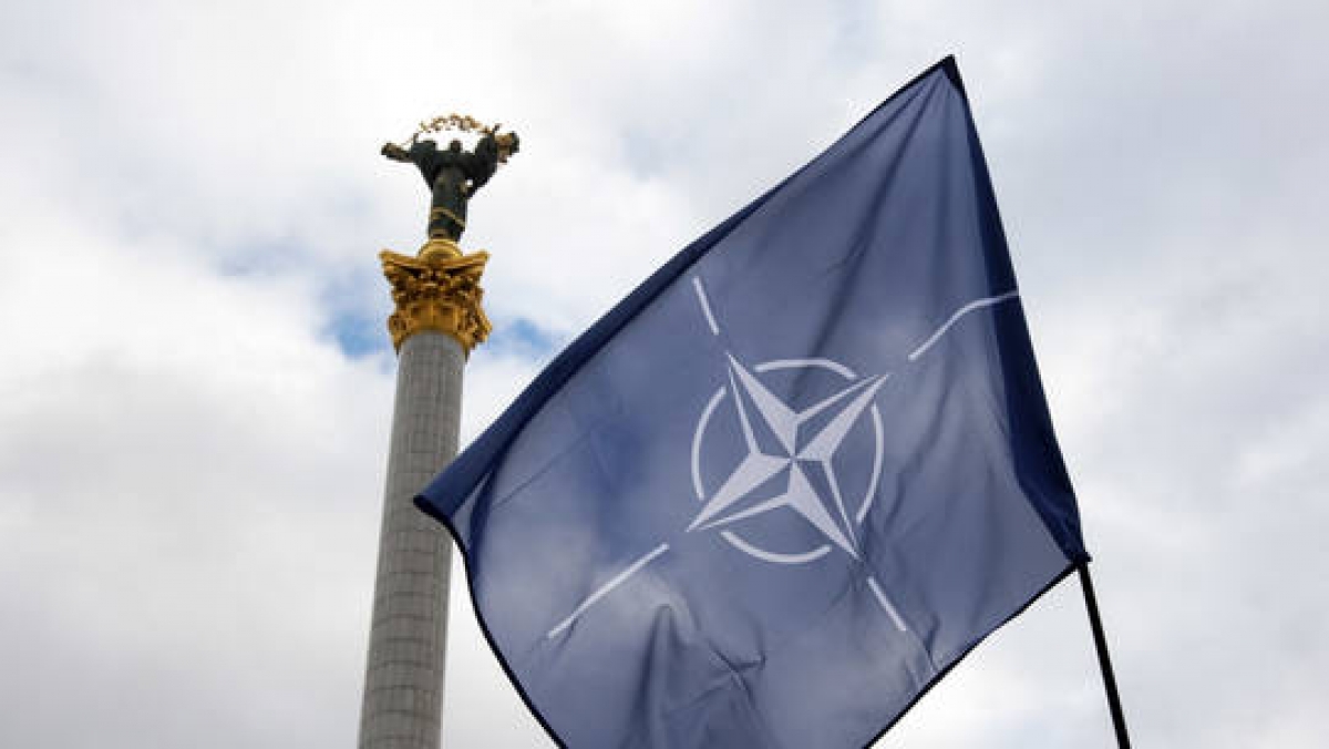 Ukraine từ bỏ gia nhập NATO