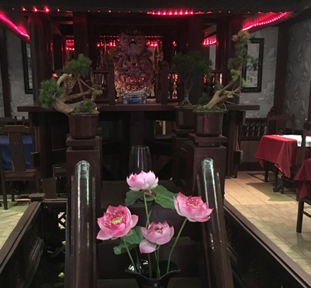 Mưu sinh nơi đất khách vẫn ấm áp tình quê hương