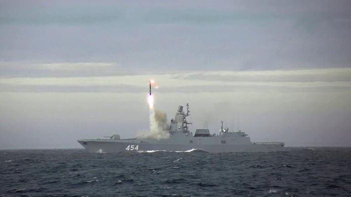 Nga đưa tàu chiến đầu tiên mang tên lửa siêu vượt âm Zircon vào trực chiến